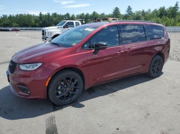  Salvage Chrysler Pacifica