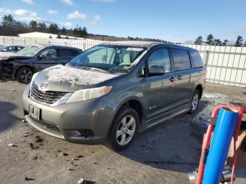  Salvage Toyota Sienna