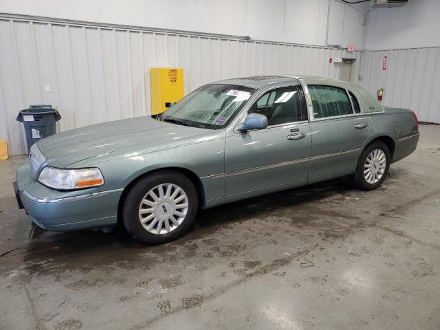  Salvage Lincoln Towncar