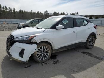  Salvage Nissan Kicks