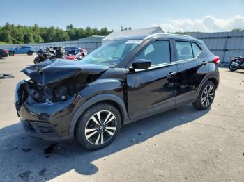  Salvage Nissan Kicks