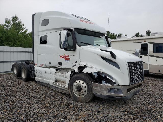  Salvage Volvo Vnl