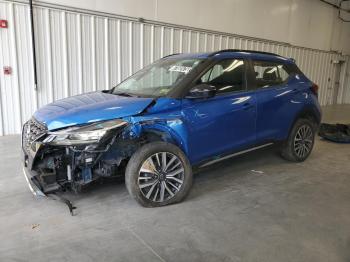  Salvage Nissan Kicks