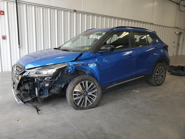  Salvage Nissan Kicks