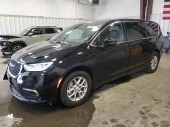  Salvage Chrysler Pacifica