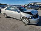 Toyota Camry Le Image 10