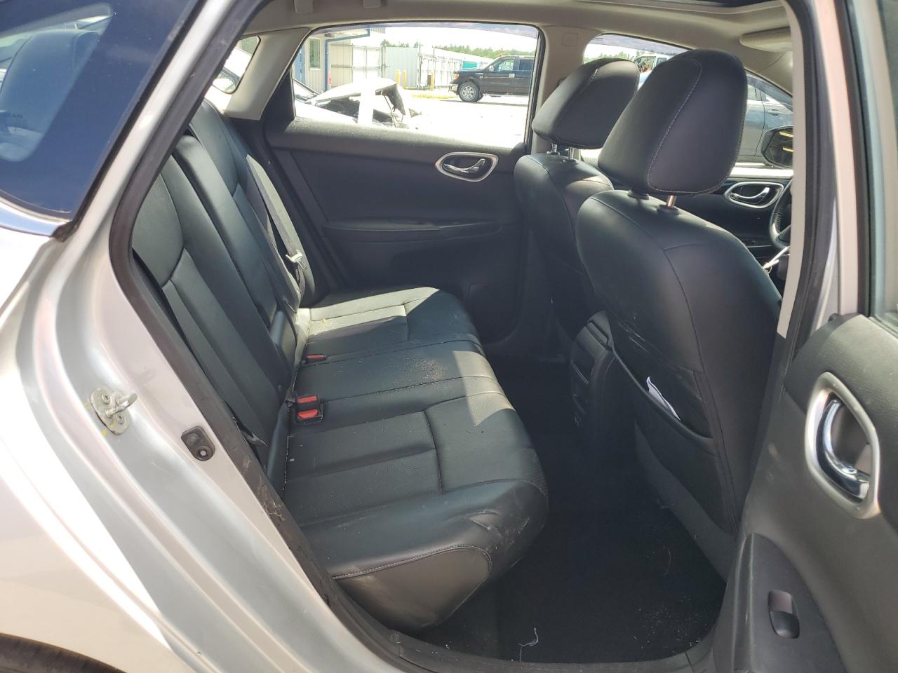 Nissan Sentra S Image 7