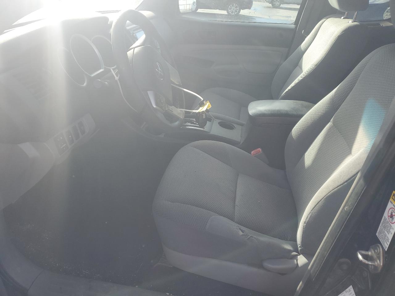 Toyota Tacoma Access Cab Image 13