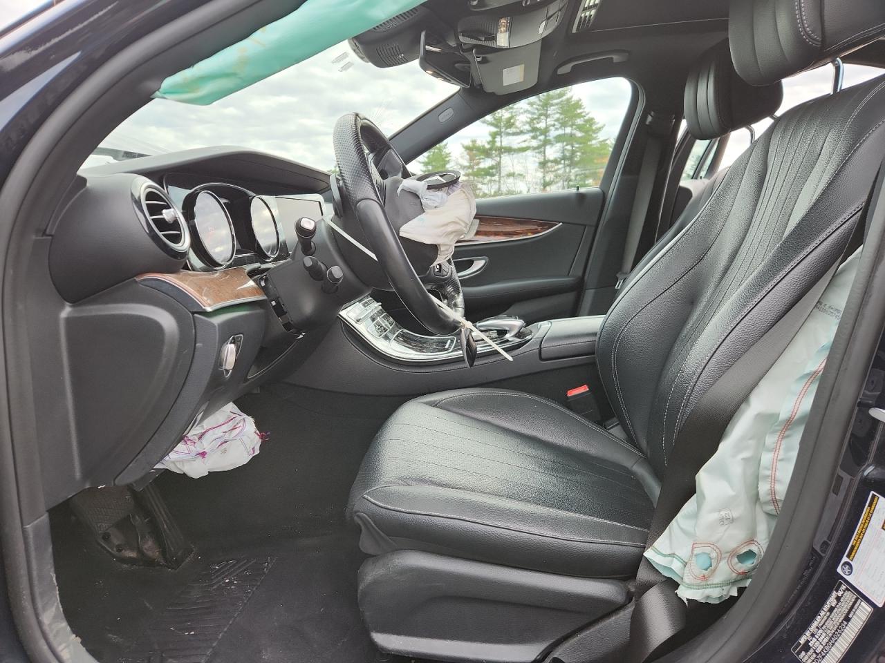 Mercedes-Benz E-Class 300 4matic Image 9