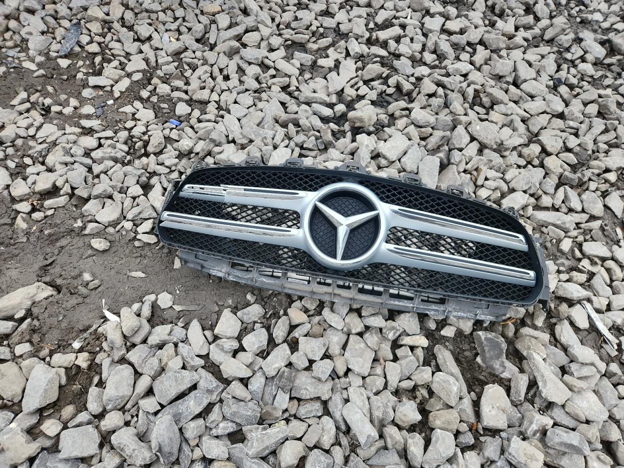 Mercedes-Benz E-Class 300 4matic Image 4