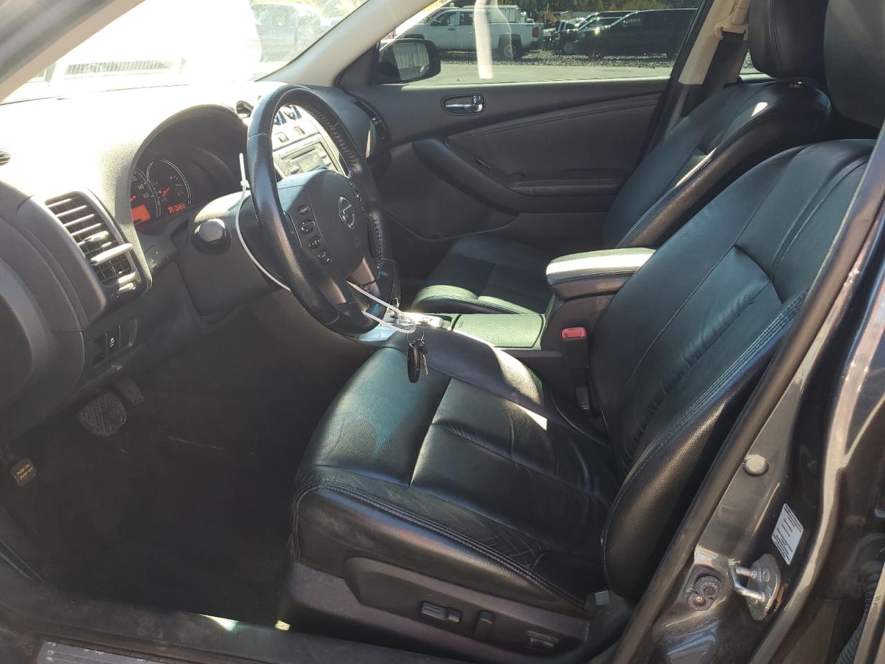 Nissan Altima Sr Image 10