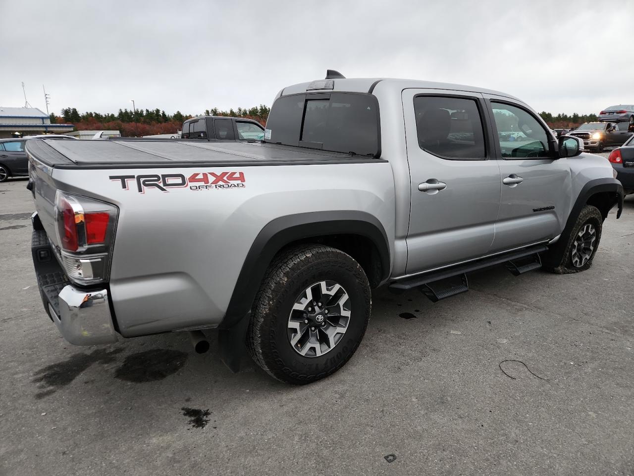 Toyota Tacoma Double Cab Image 2