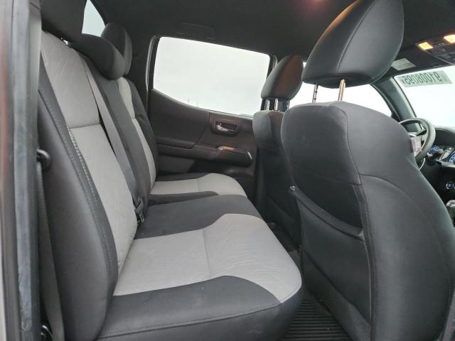 Toyota Tacoma Double Cab Image 11