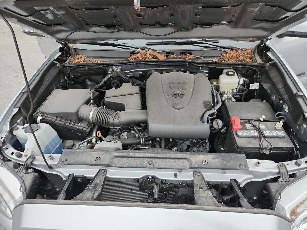 Toyota Tacoma Double Cab Image 12
