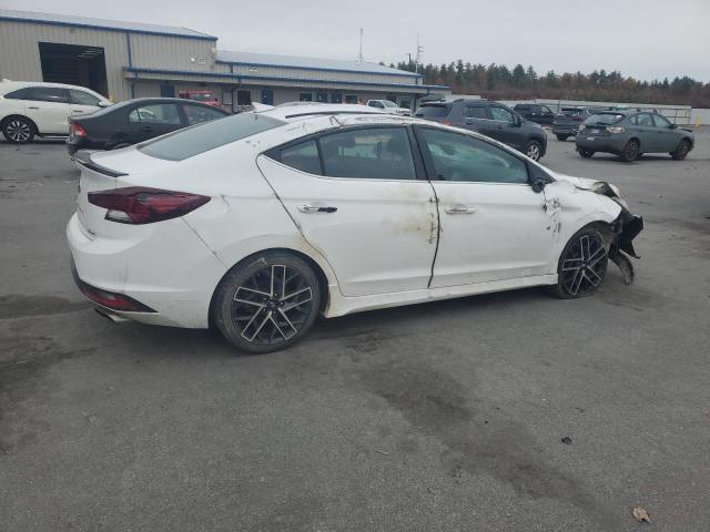 Hyundai ELANTRA Sport Image 3