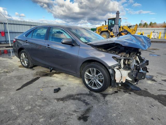 Toyota Camry Le Image 5