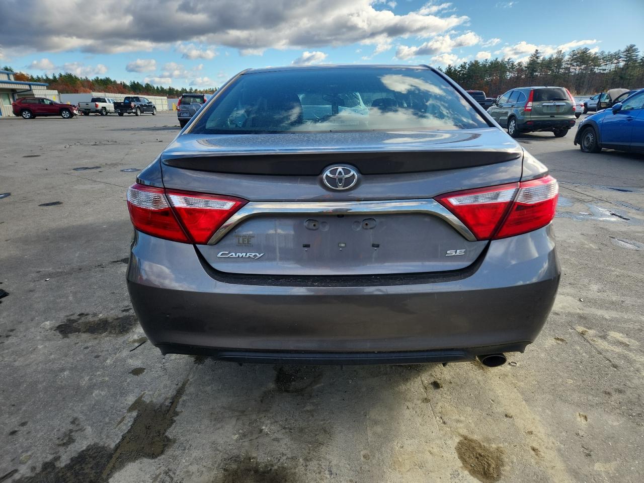 Toyota Camry Le Image 4