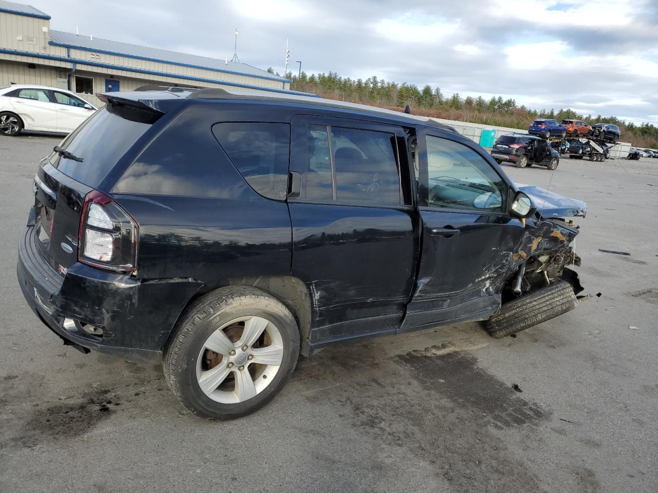 Jeep Compass Latitude Image 4