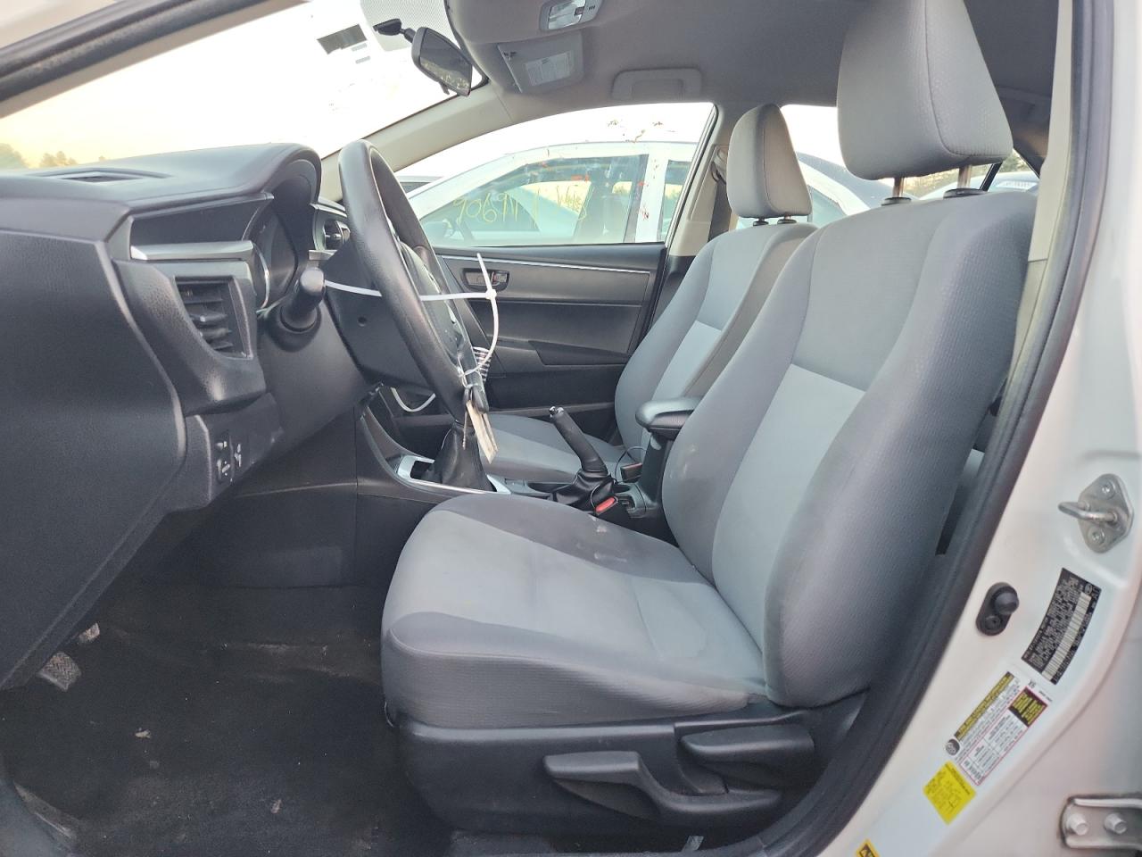 Toyota Corolla L Image 5