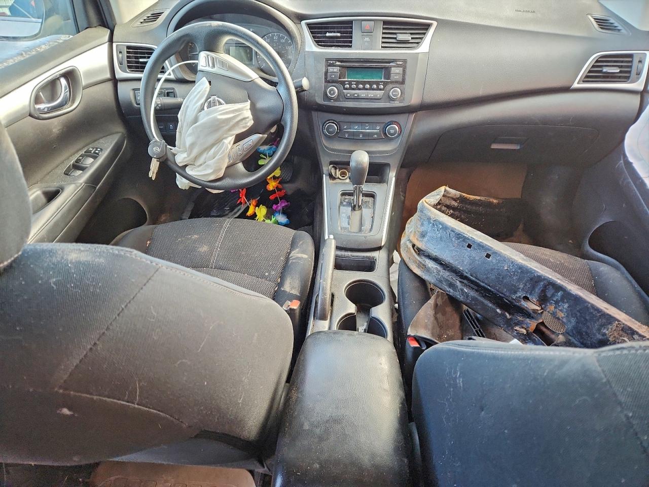 Nissan Sentra S Image 9