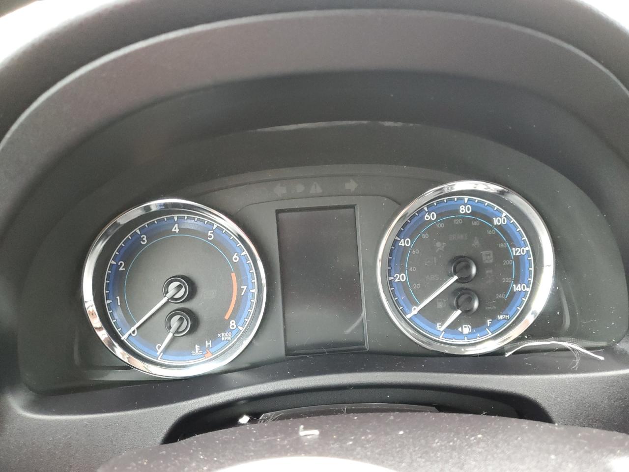 Toyota Corolla L Image 8