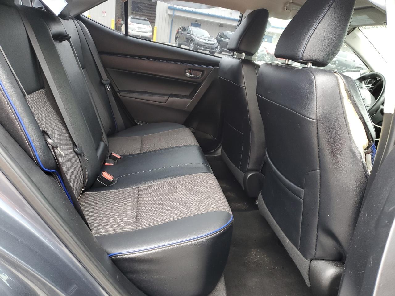 Toyota Corolla L Image 7