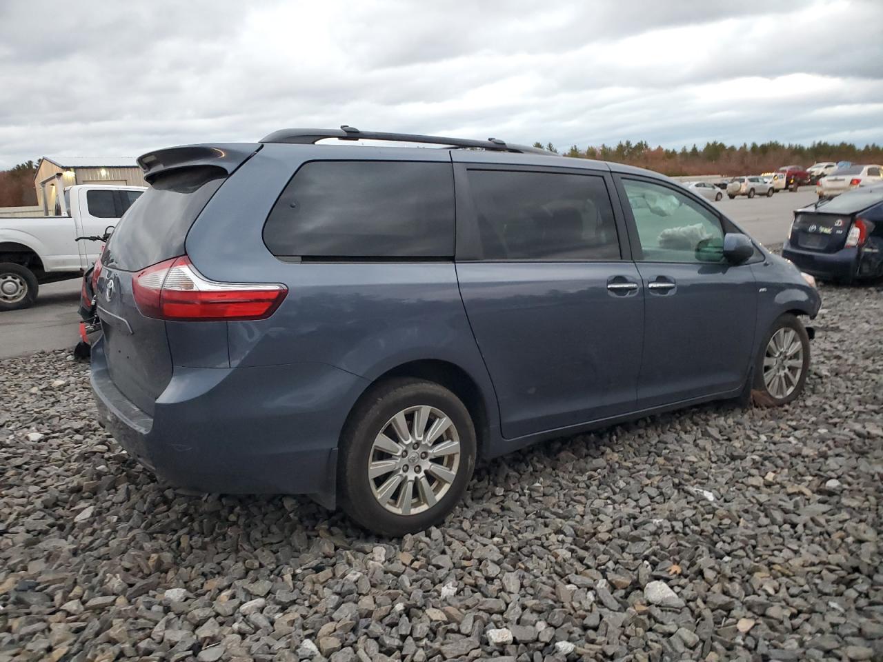 Toyota Sienna Xle Image 13