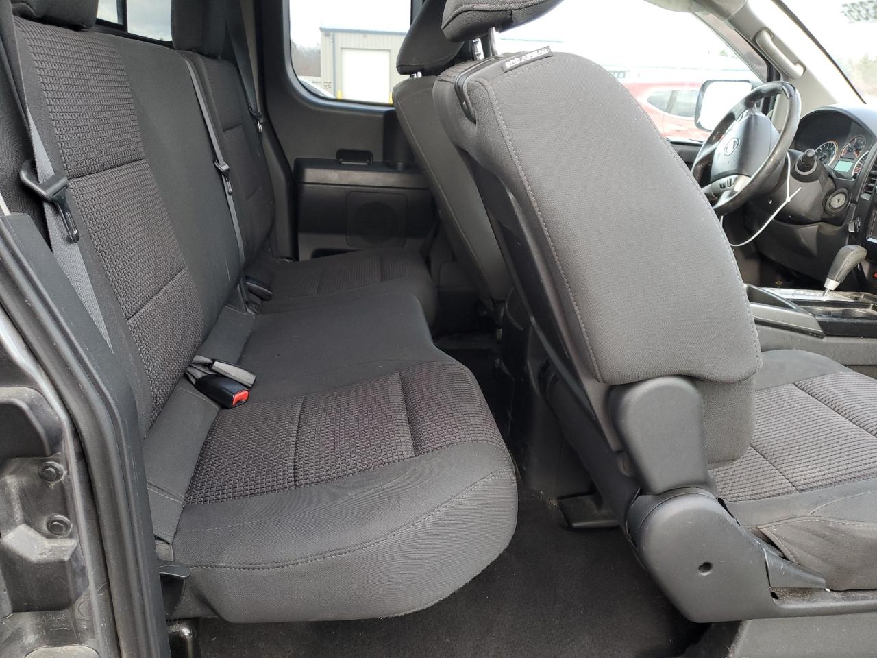 Nissan Titan S Image 7