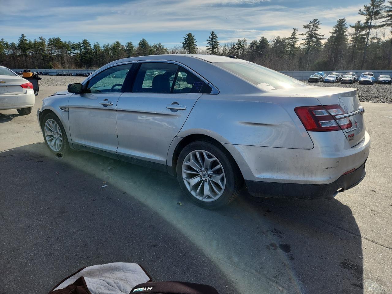 Ford Taurus Limited Image 10