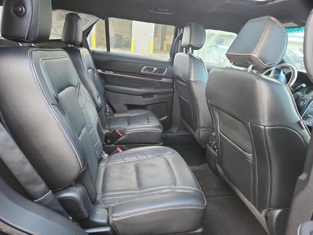 Ford Explorer Platinum Image 4
