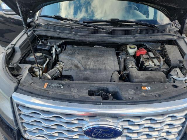 Ford Explorer Platinum Image 9