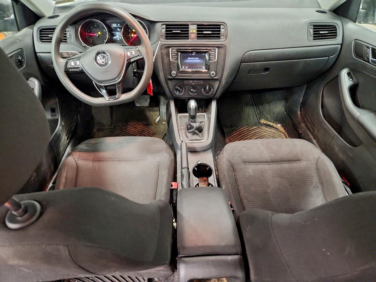 Volkswagen Jetta S Image 9