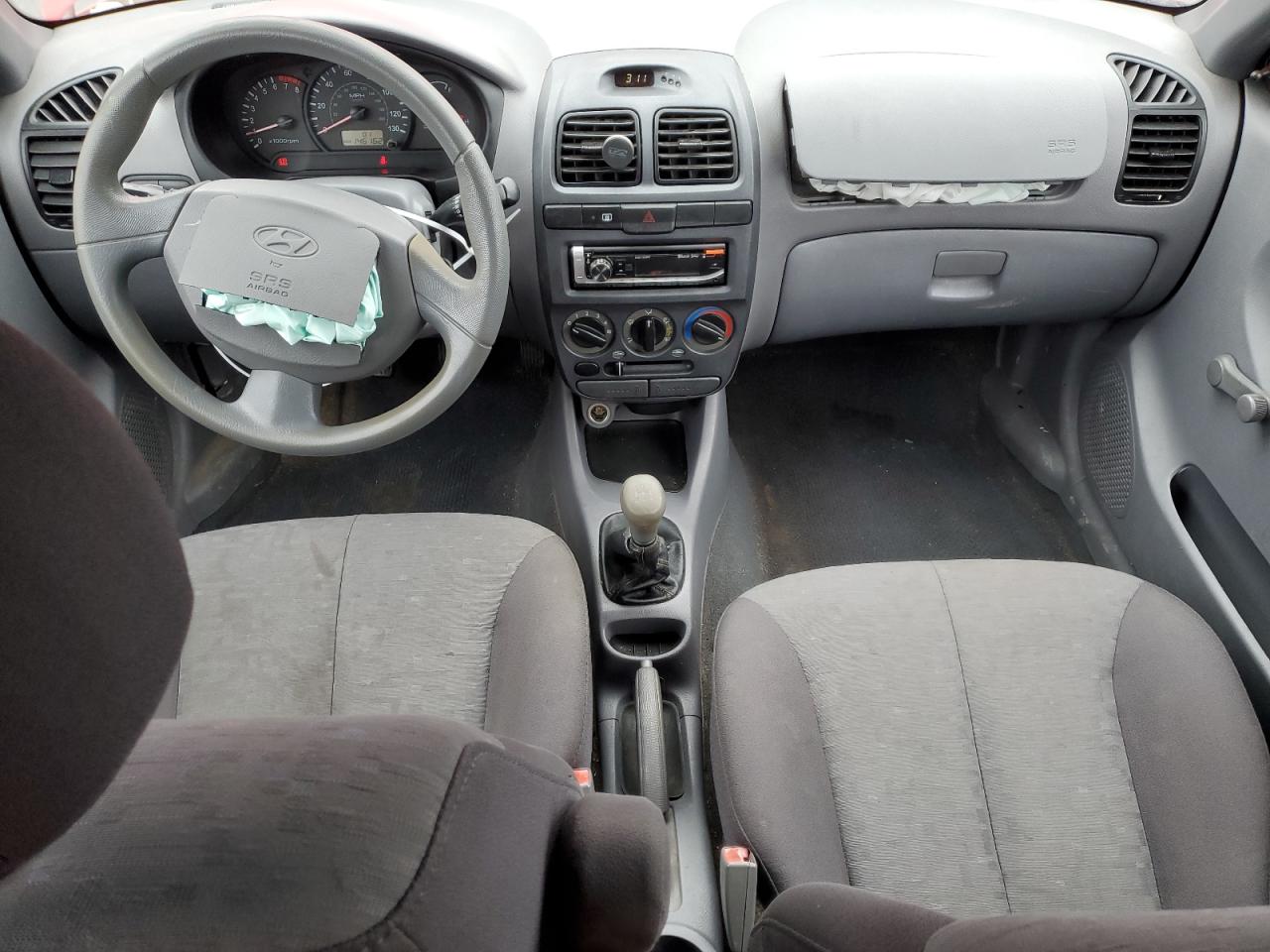 Hyundai ACCENT Gs Image 8