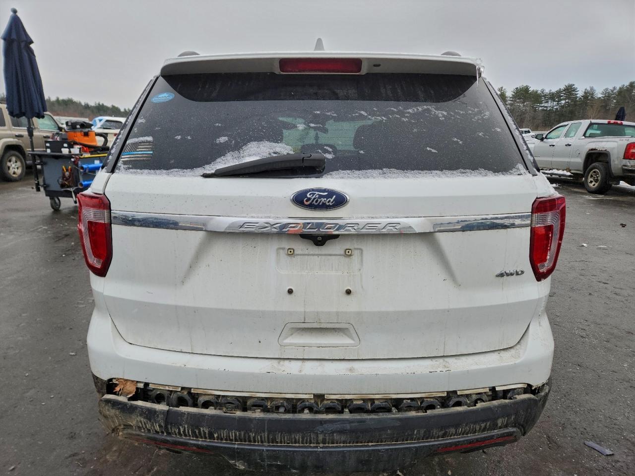 Ford Explorer Image 7