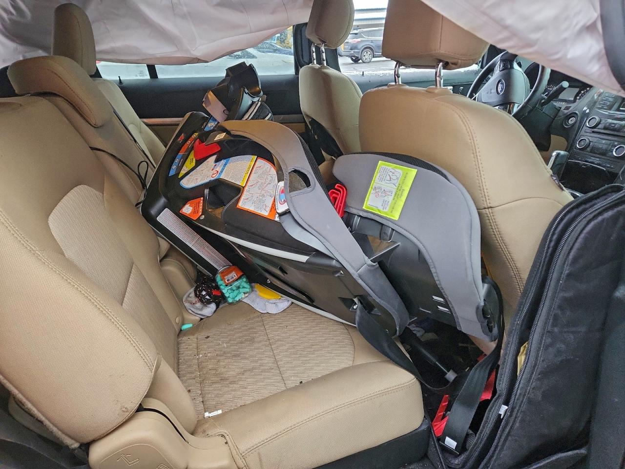 Ford Explorer Image 13