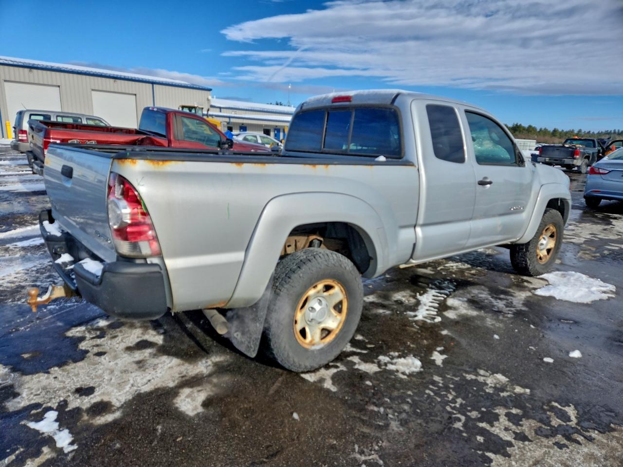 Toyota Tacoma Access Cab Image 2