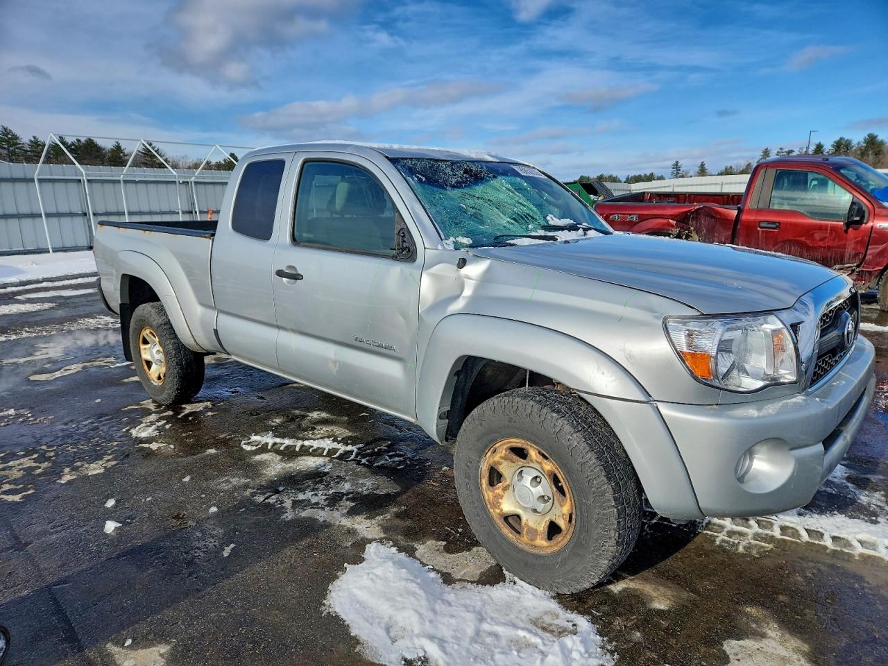 Toyota Tacoma Access Cab Image 3