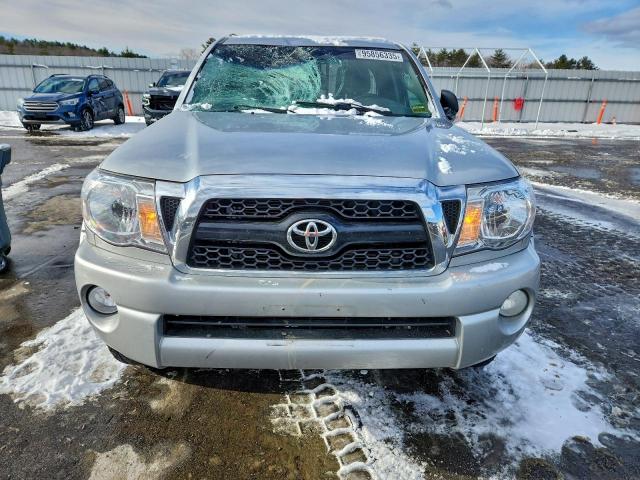 Toyota Tacoma Access Cab Image 11