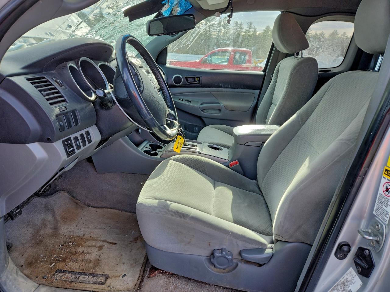 Toyota Tacoma Access Cab Image 6