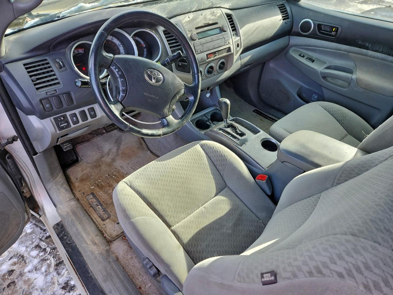 Toyota Tacoma Access Cab Image 8