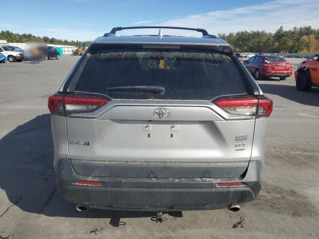 Toyota RAV4 Xle Image 7