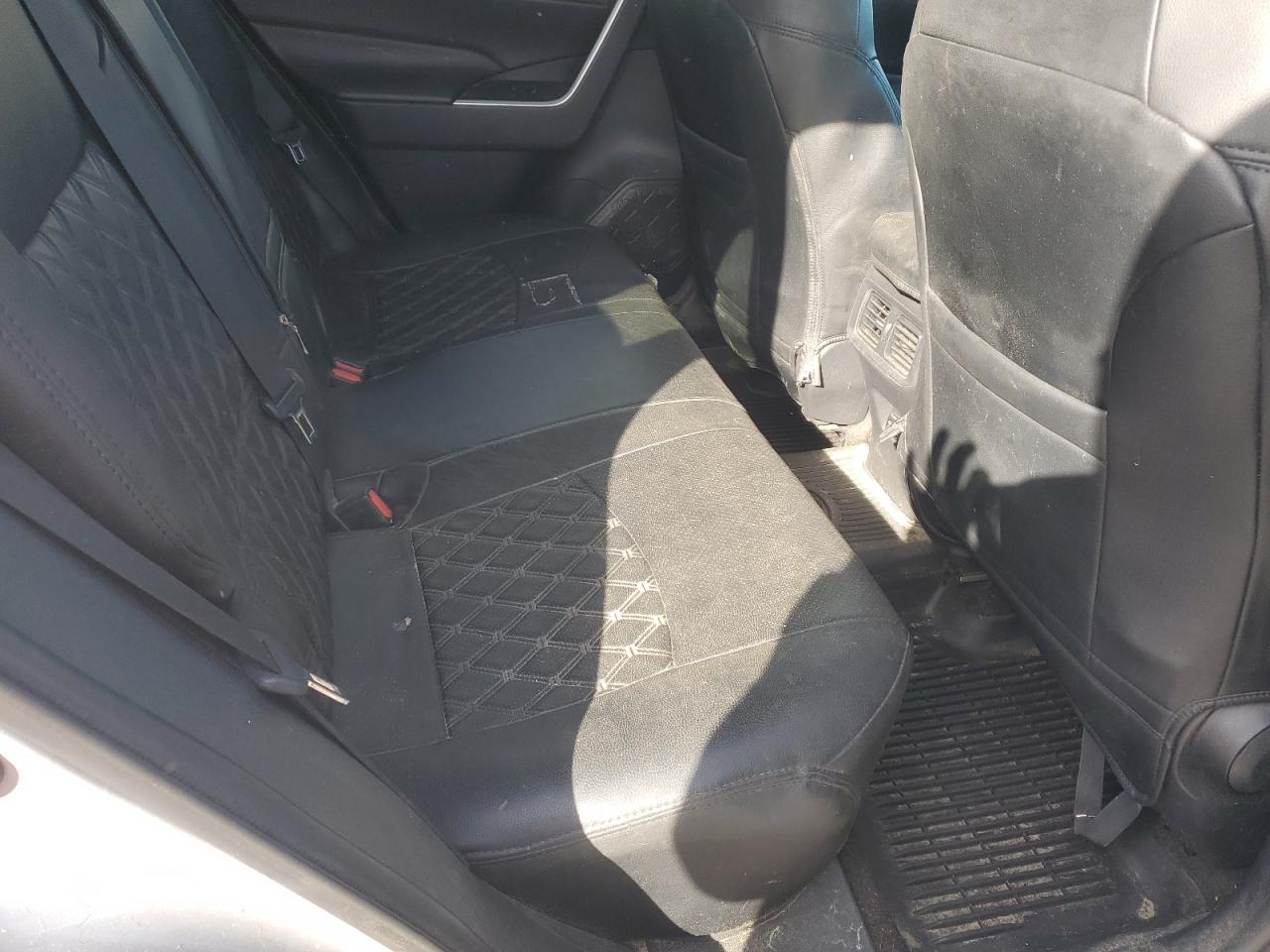 Toyota RAV4 Xle Image 4