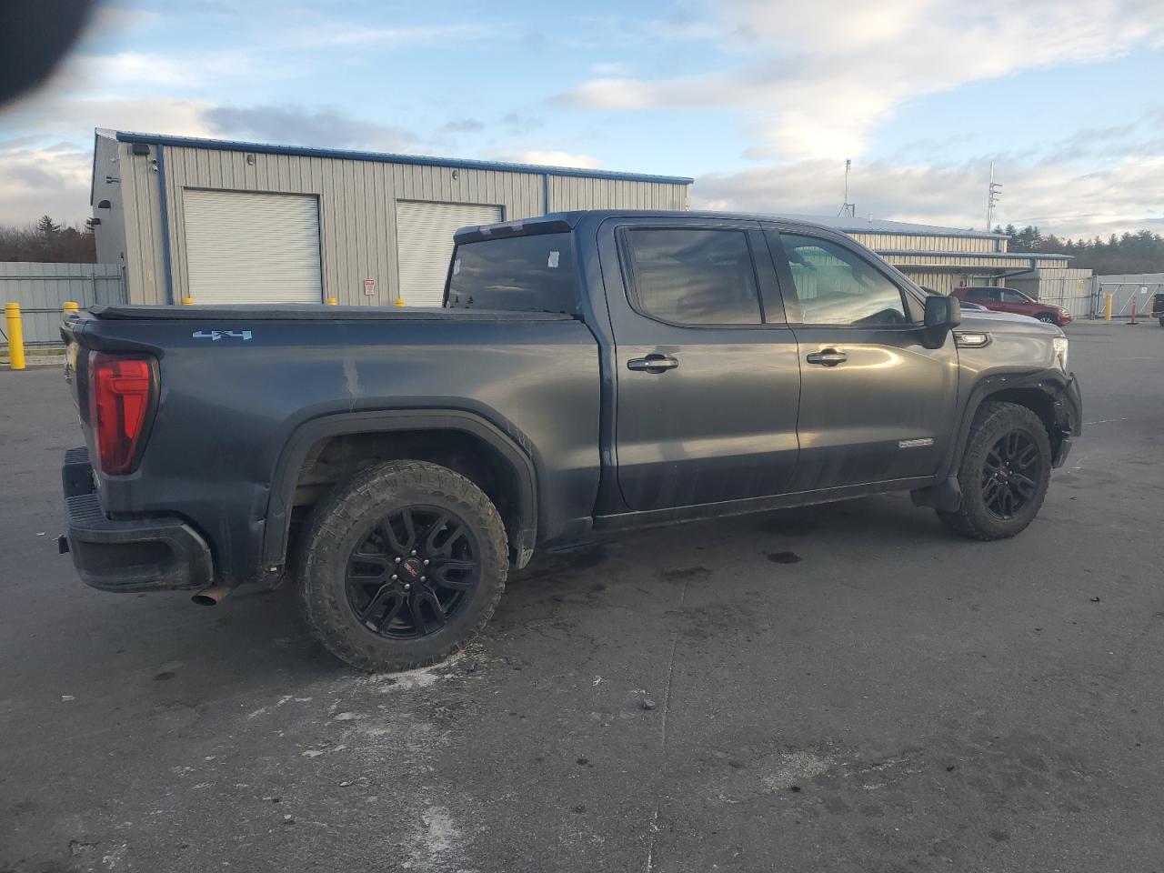 GMC Sierra K1500 Elevation Image 3