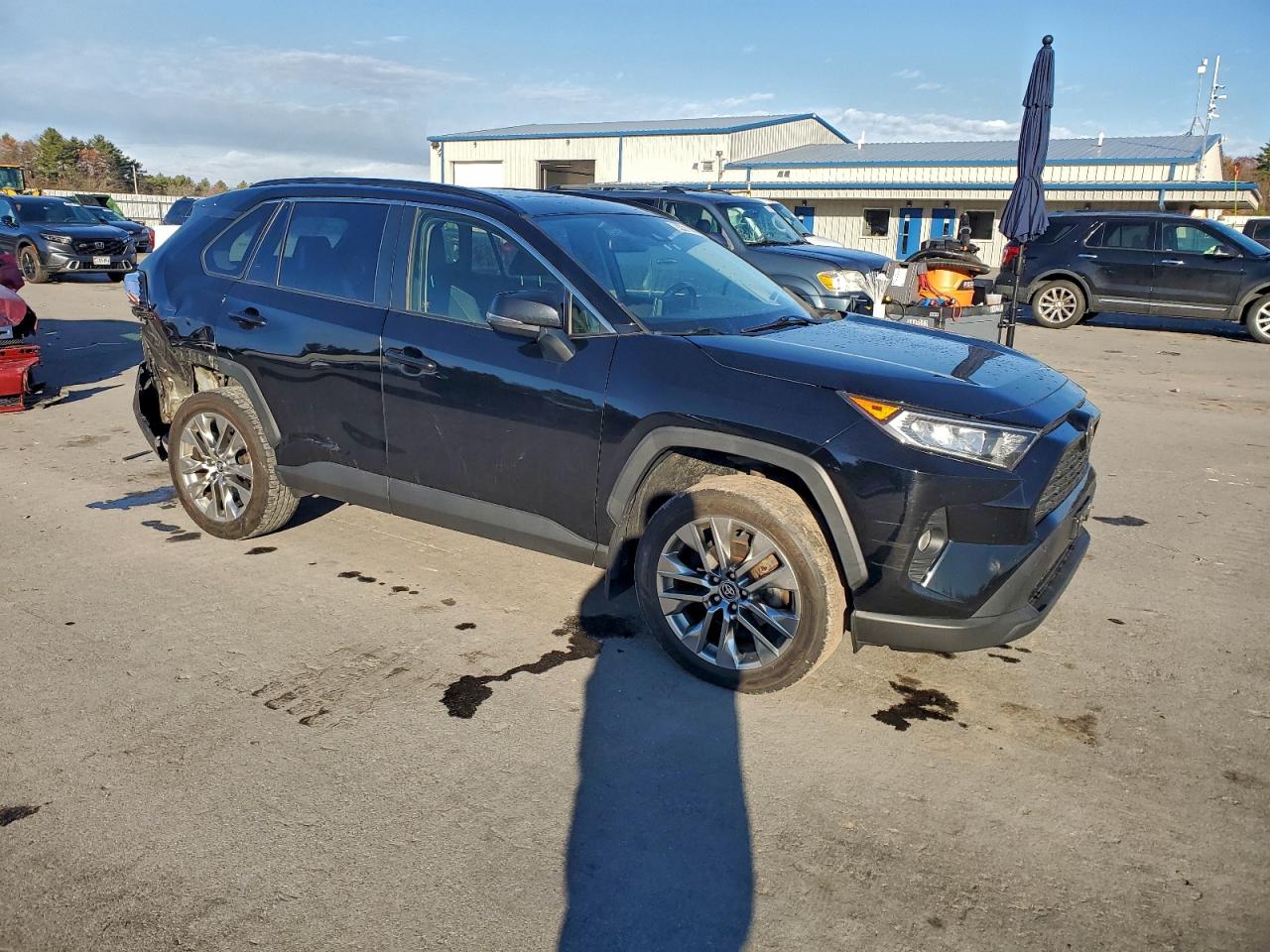 Toyota RAV4 Xle Premium Image 6