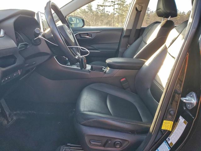 Toyota RAV4 Xle Premium Image 13