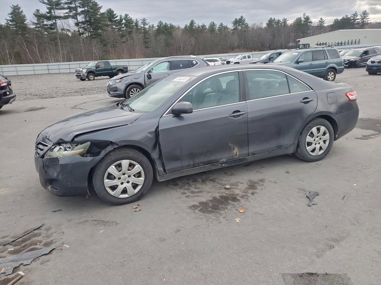 Toyota Camry Base Image 1