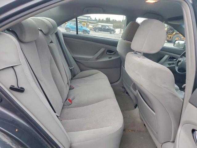 Toyota Camry Base Image 10