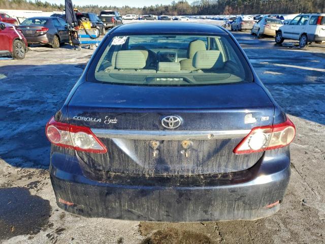 Toyota Corolla Base Image 13