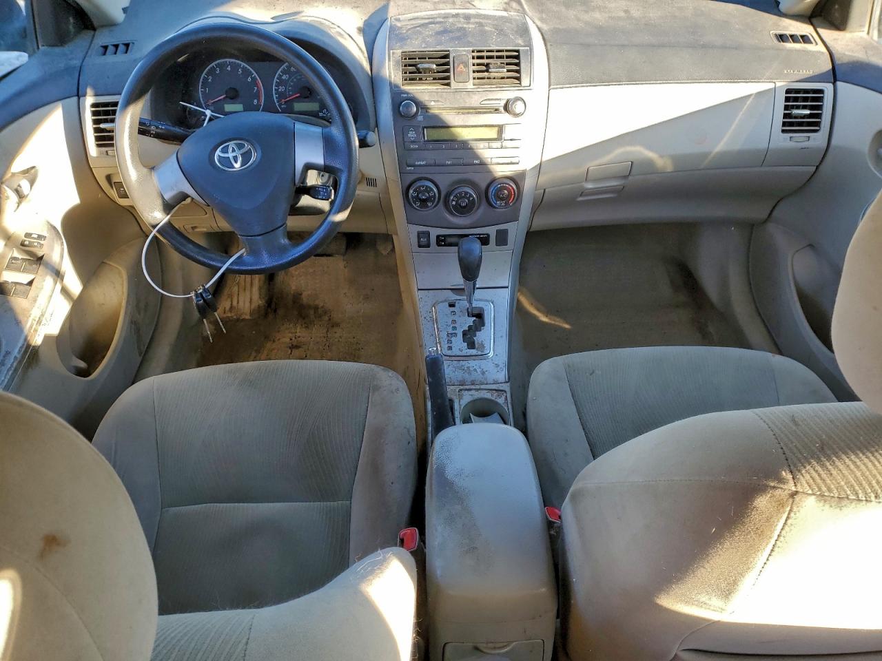 Toyota Corolla Base Image 11