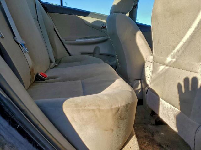 Toyota Corolla Base Image 10